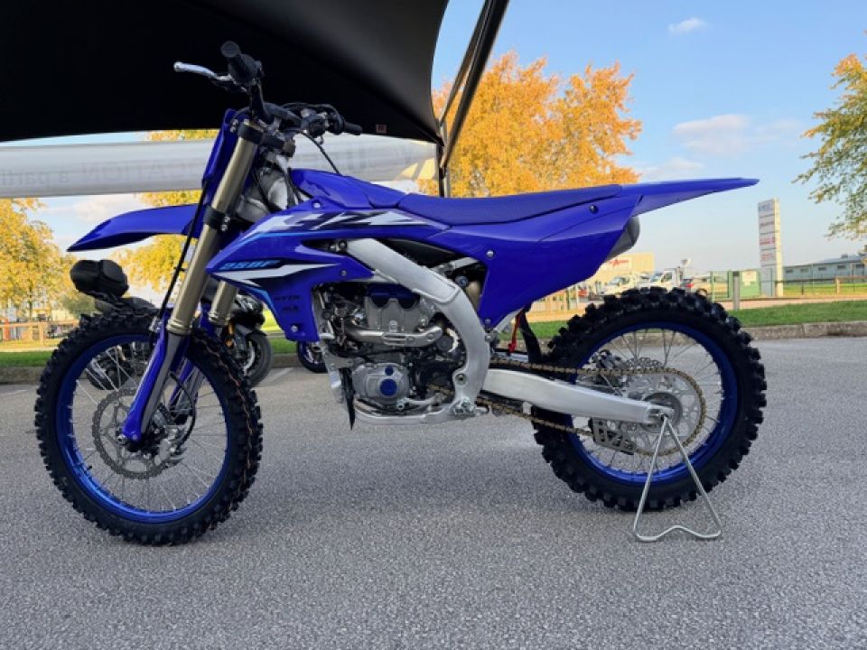 YAMAHA YZ250F 3