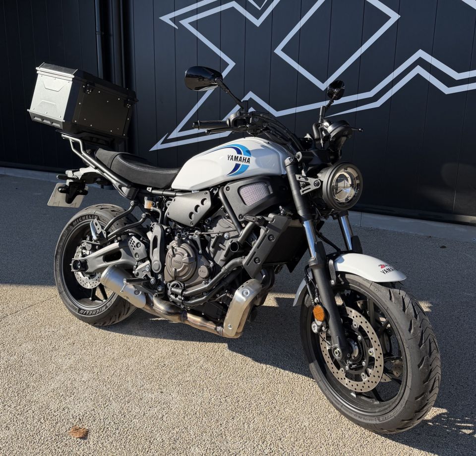 YAMAHA XSR 700 1
