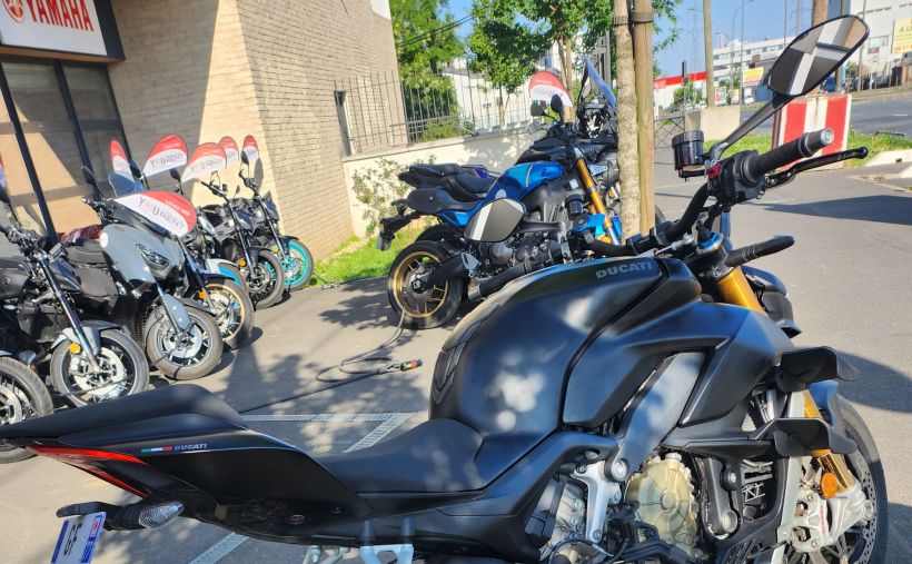 DUCATI 1098 STREET FIGHTER S 3