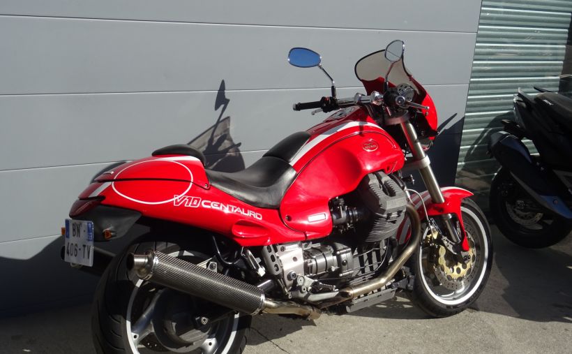MOTO GUZZI V10 1