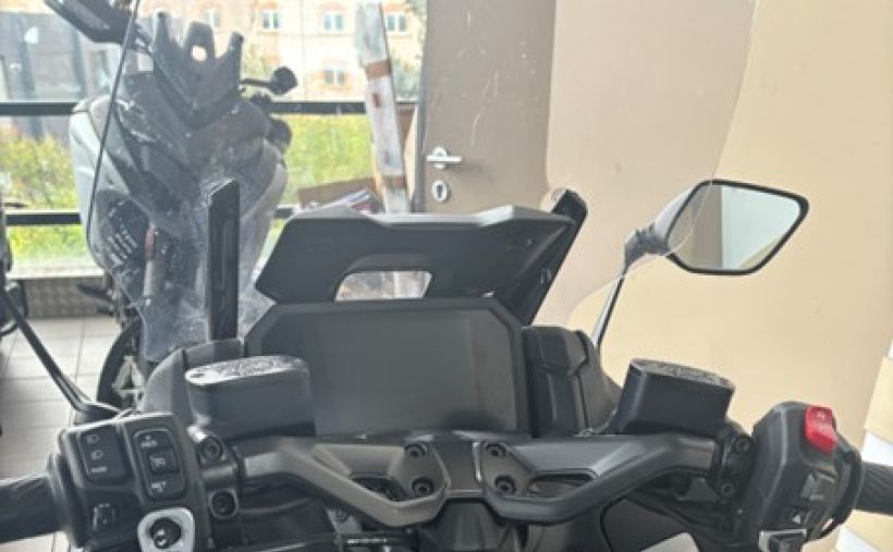 YAMAHA XP T-MAX 560 TECH MAX 1