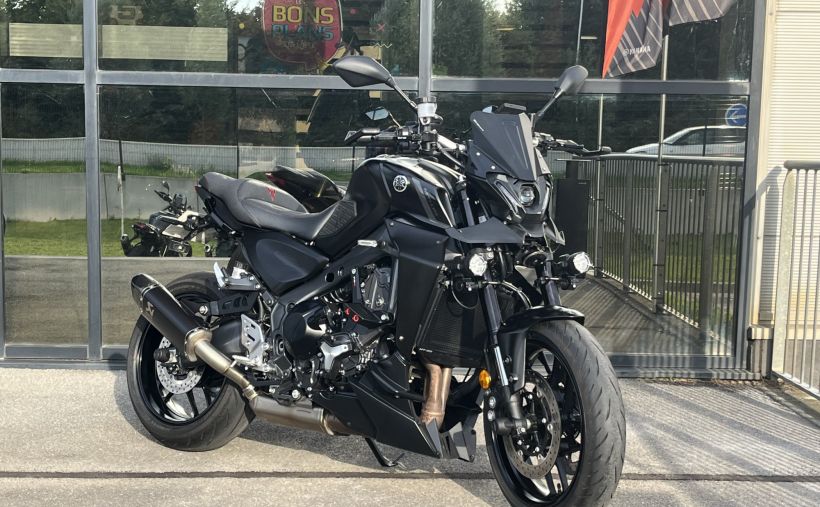 YAMAHA MT-09 1