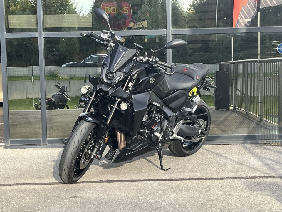 YAMAHA MT-09 0