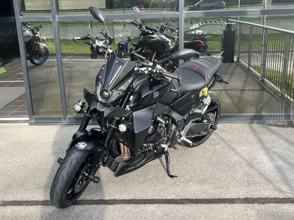YAMAHA MT-09 3