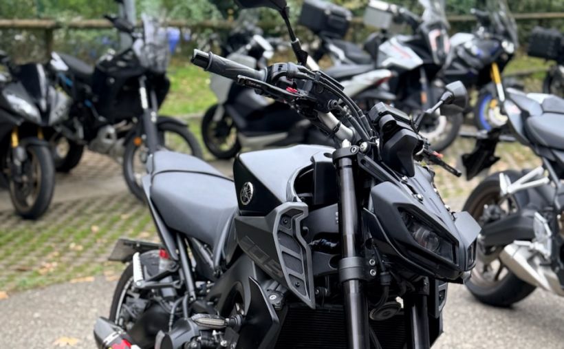 YAMAHA MT-09 1