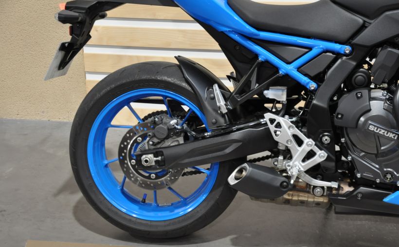 SUZUKI GSX-8S 3