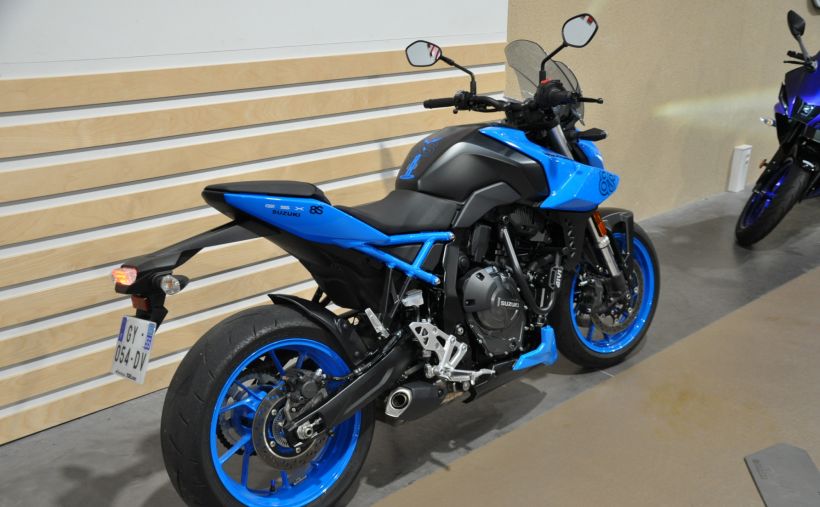 SUZUKI GSX-8S 4