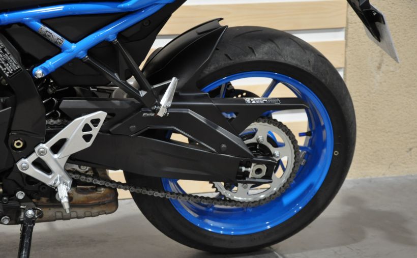 SUZUKI GSX-8S 10