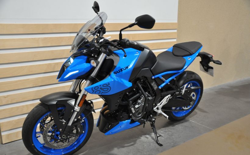 SUZUKI GSX-8S 13