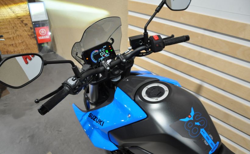 SUZUKI GSX-8S 14