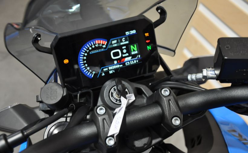 SUZUKI GSX-8S 15