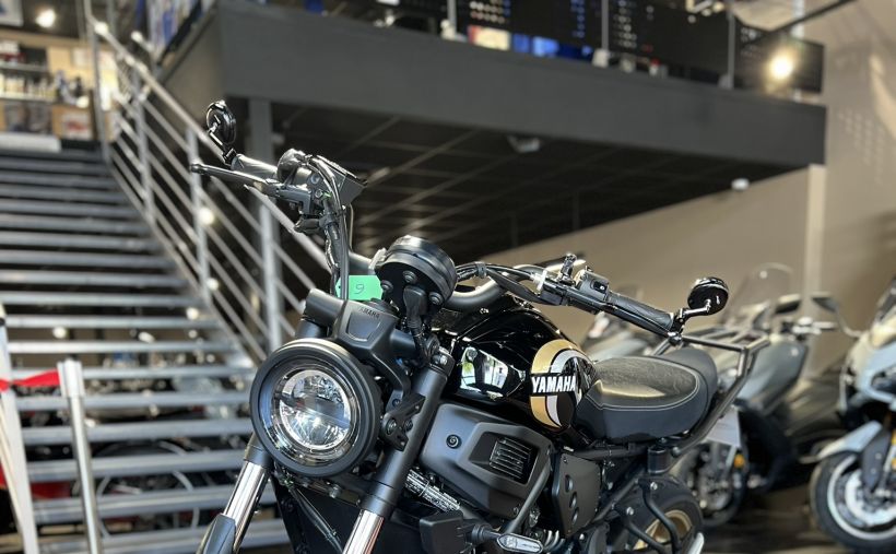 YAMAHA XSR 700 0