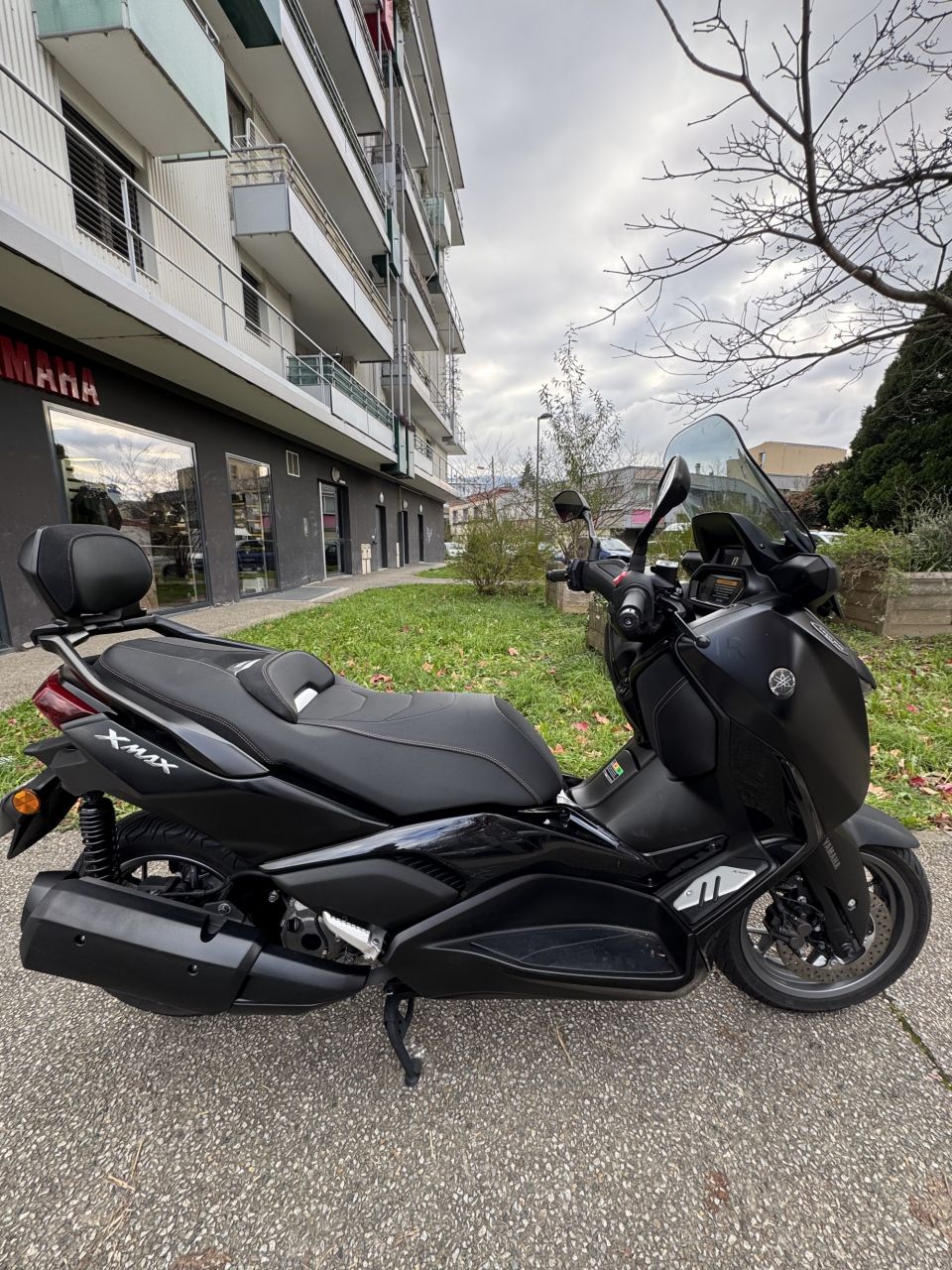 YAMAHA XMAX 300 Tech Max 1