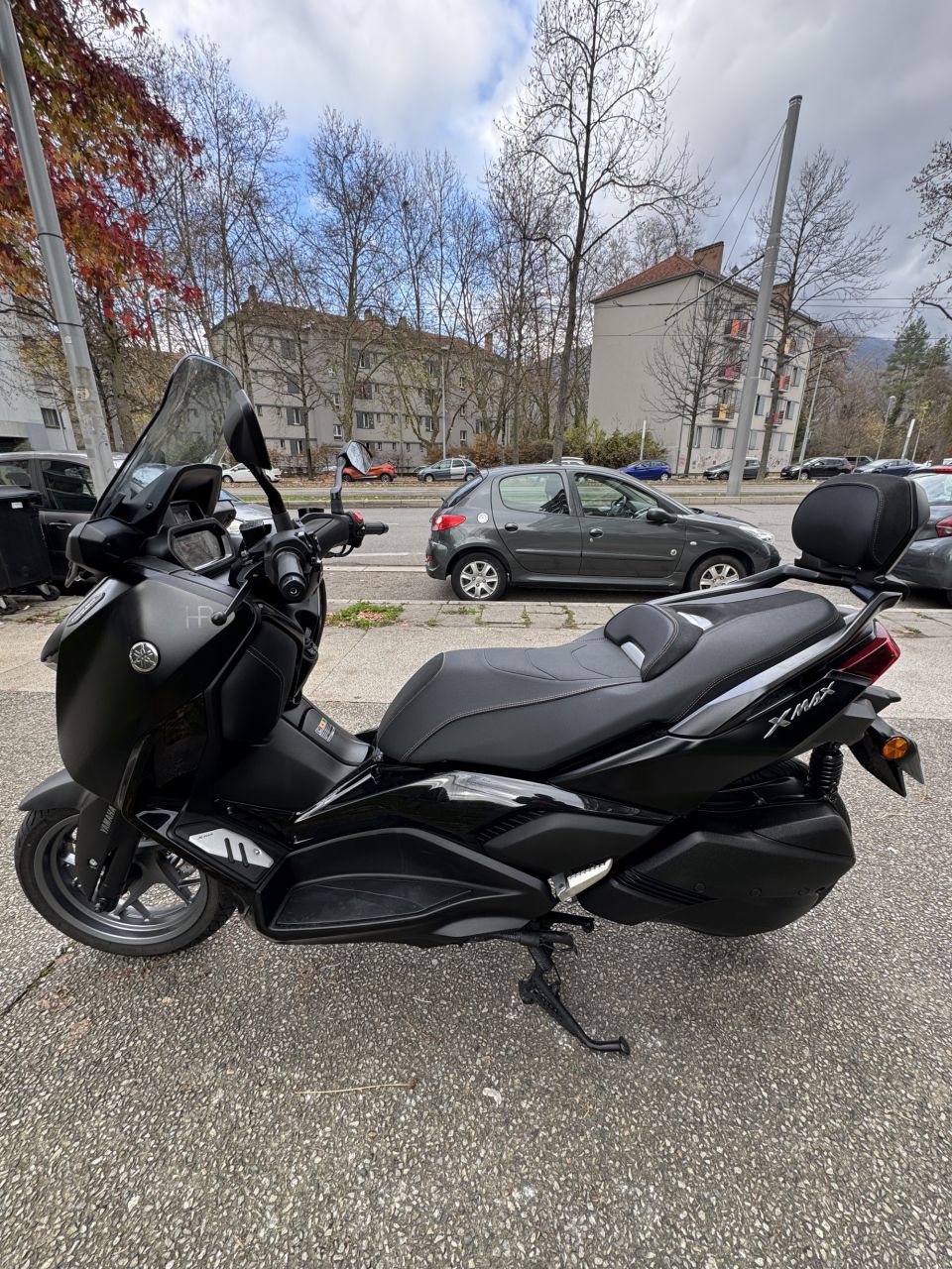 YAMAHA XMAX 300 Tech Max 4