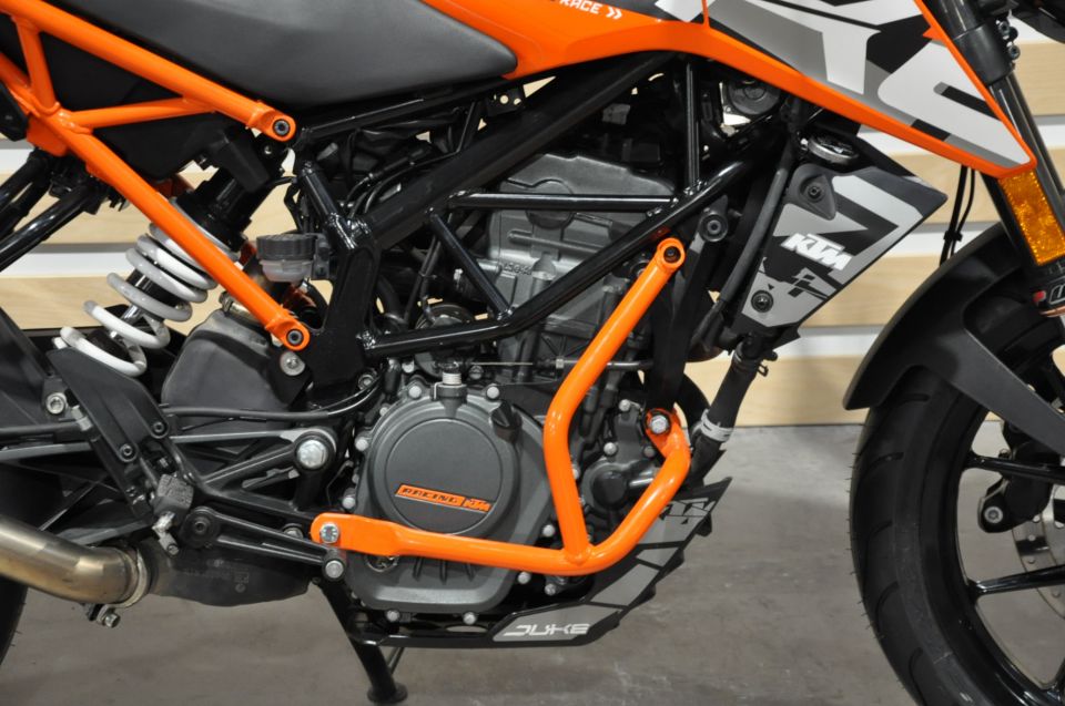KTM 125 DUKE ABS 1