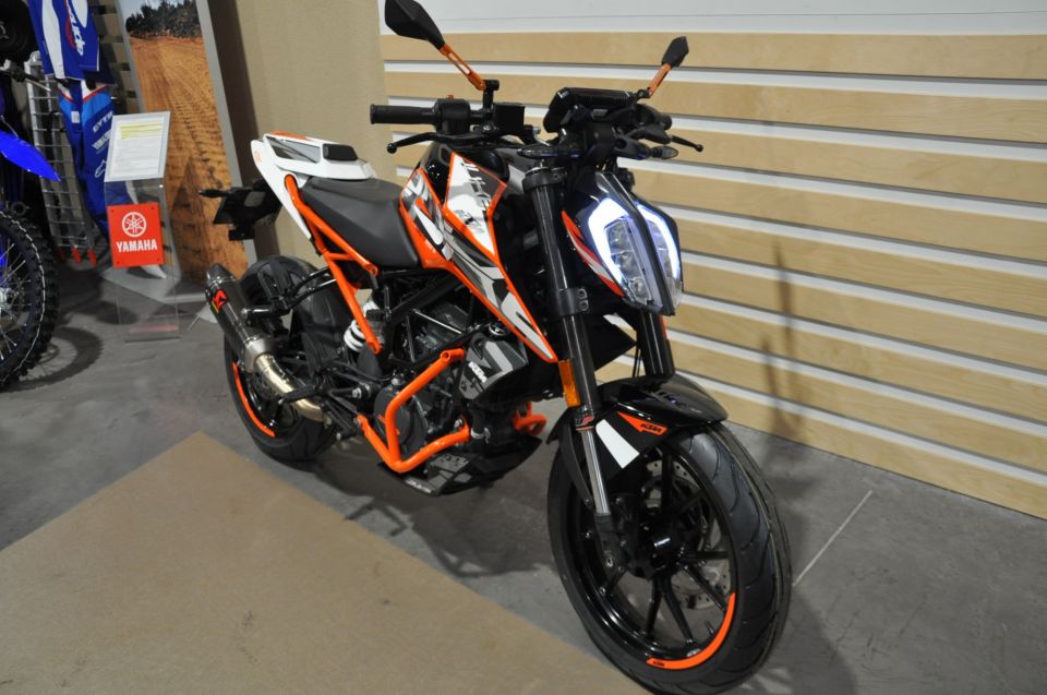 KTM 125 DUKE ABS 4