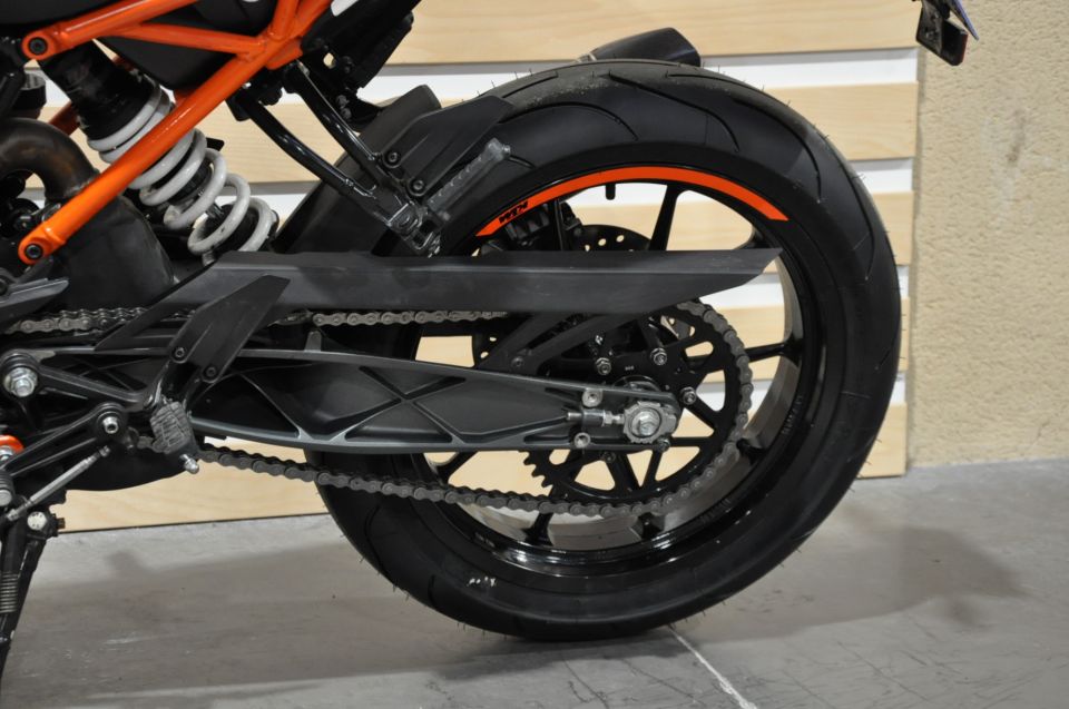 KTM 125 DUKE ABS 9