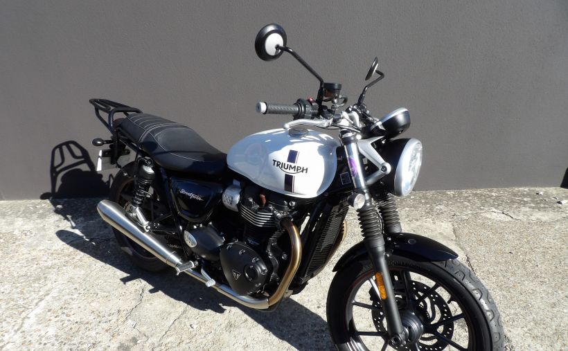TRIUMPH STREET TWIN  900 0