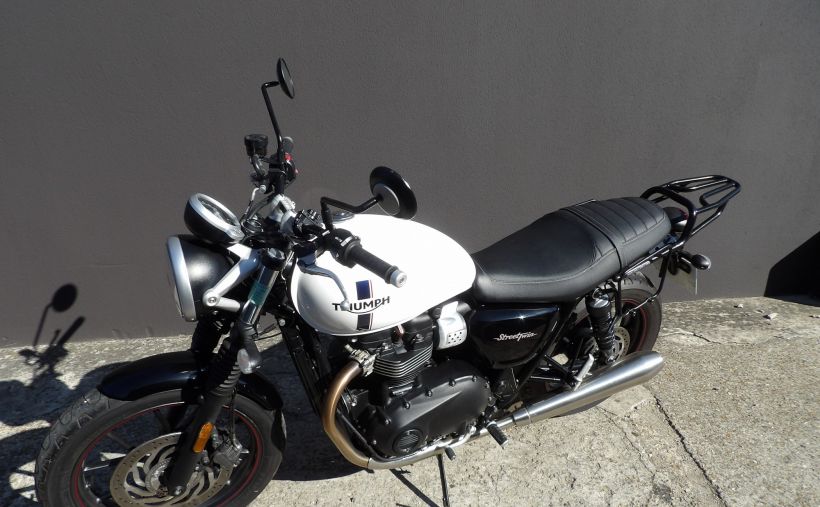 TRIUMPH STREET TWIN  900 4