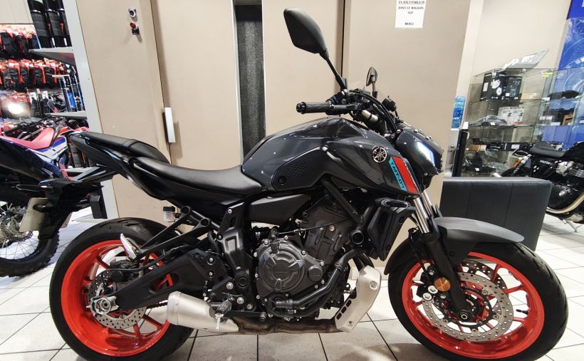 YAMAHA MT-07 0