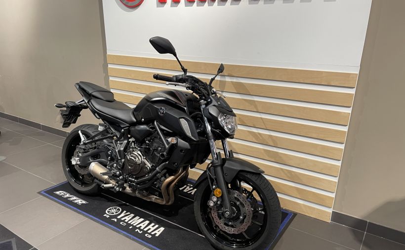 YAMAHA MT-07 1