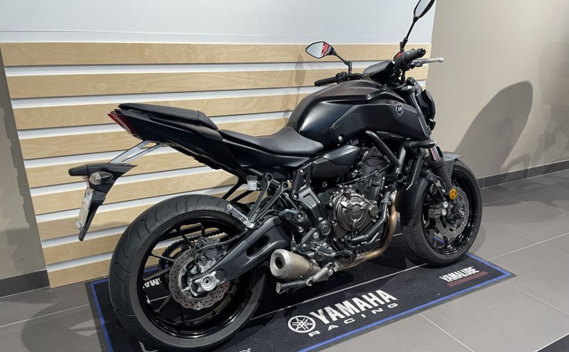 YAMAHA MT-07 2