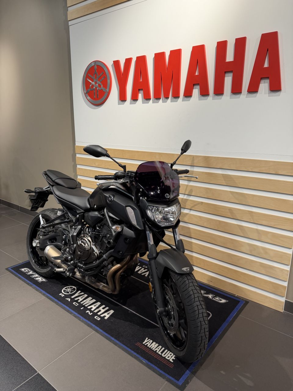 YAMAHA MT-07 1
