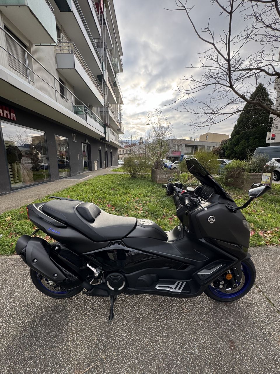 YAMAHA XP T-MAX 560 1
