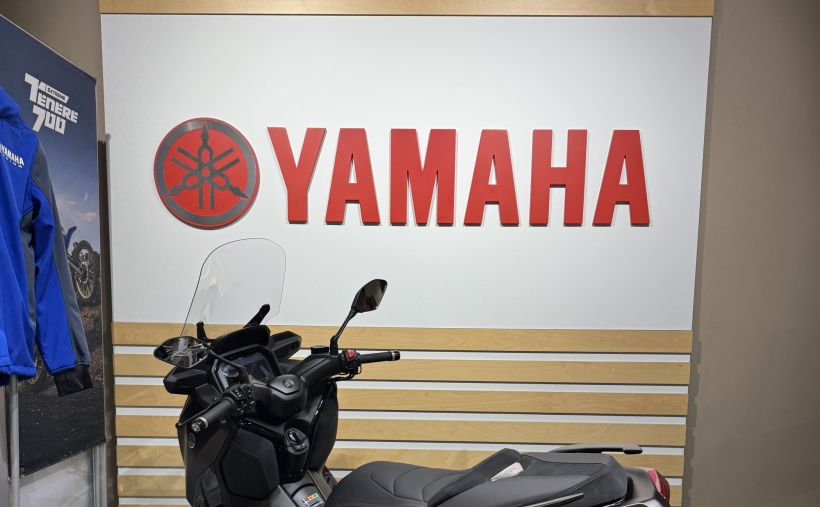 YAMAHA XMAX 300 TECH MAX + 3