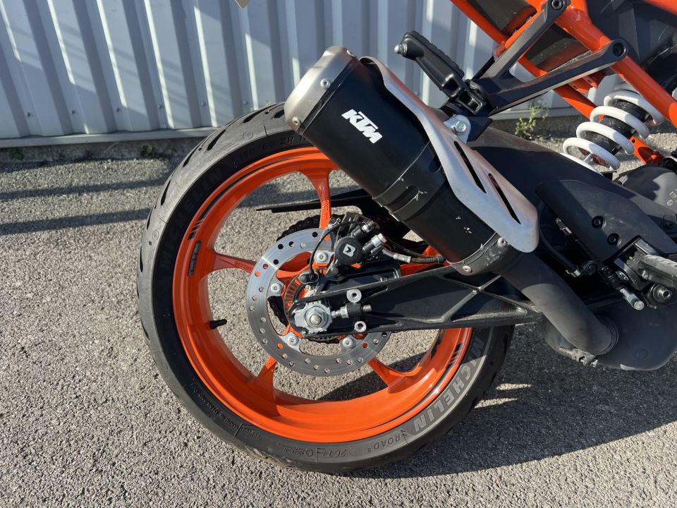 KTM RC 125 ABS 20