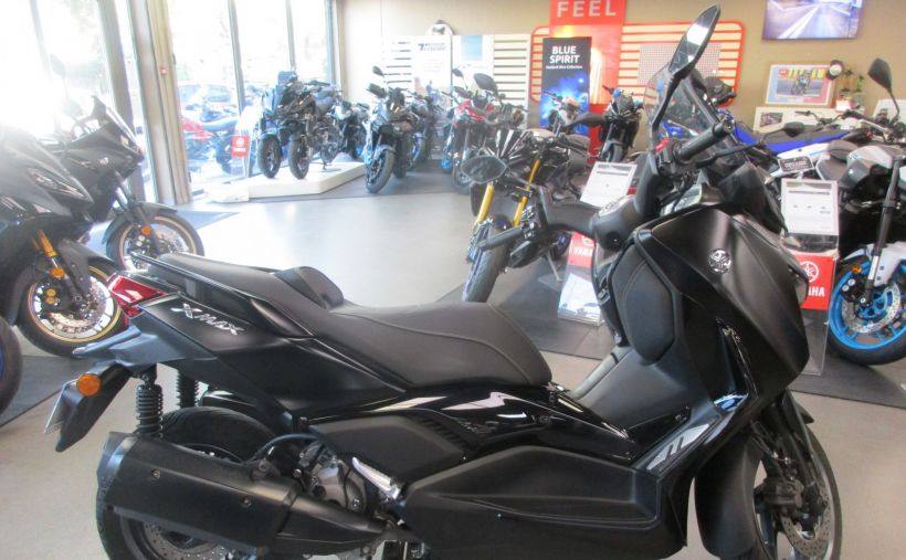 YAMAHA XMAX 300 Tech Max 2