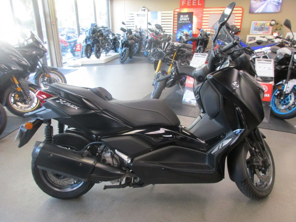 YAMAHA XMAX 300 Tech Max 2