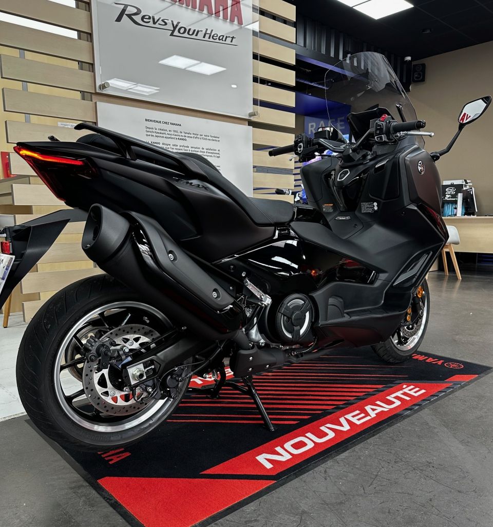 YAMAHA XP T-MAX 560 TECH MAX 2