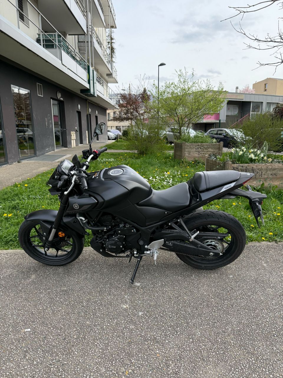 YAMAHA MT-03 4