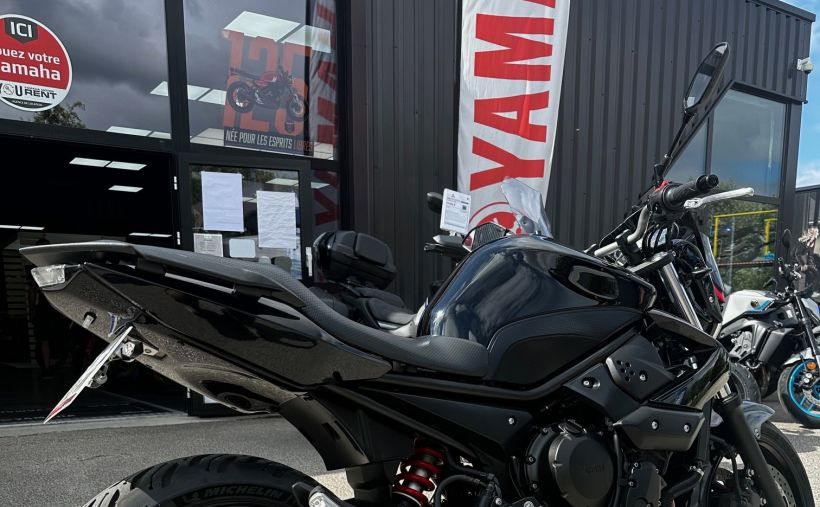 YAMAHA XJ6-N 3