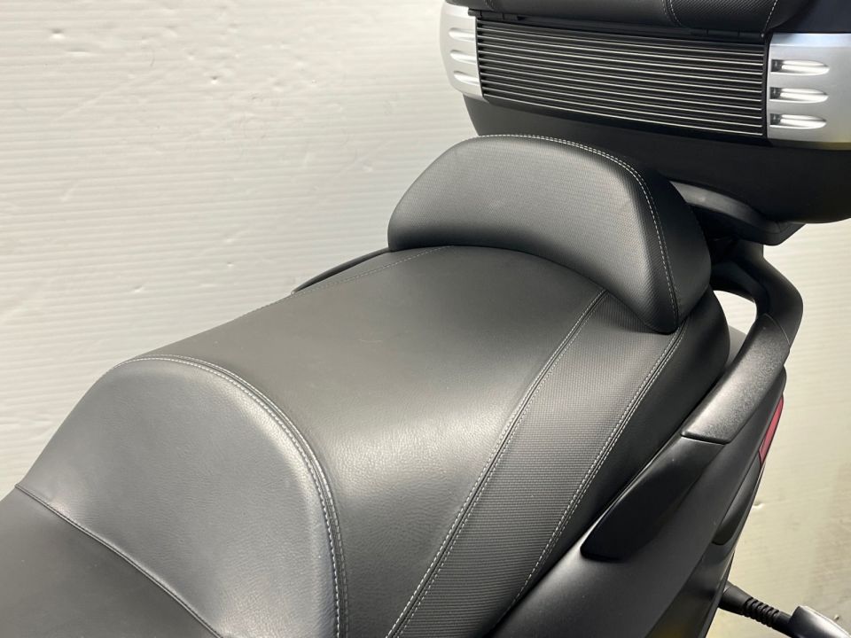 PIAGGIO MP3 400 HPE SPORT ABS ASR 42