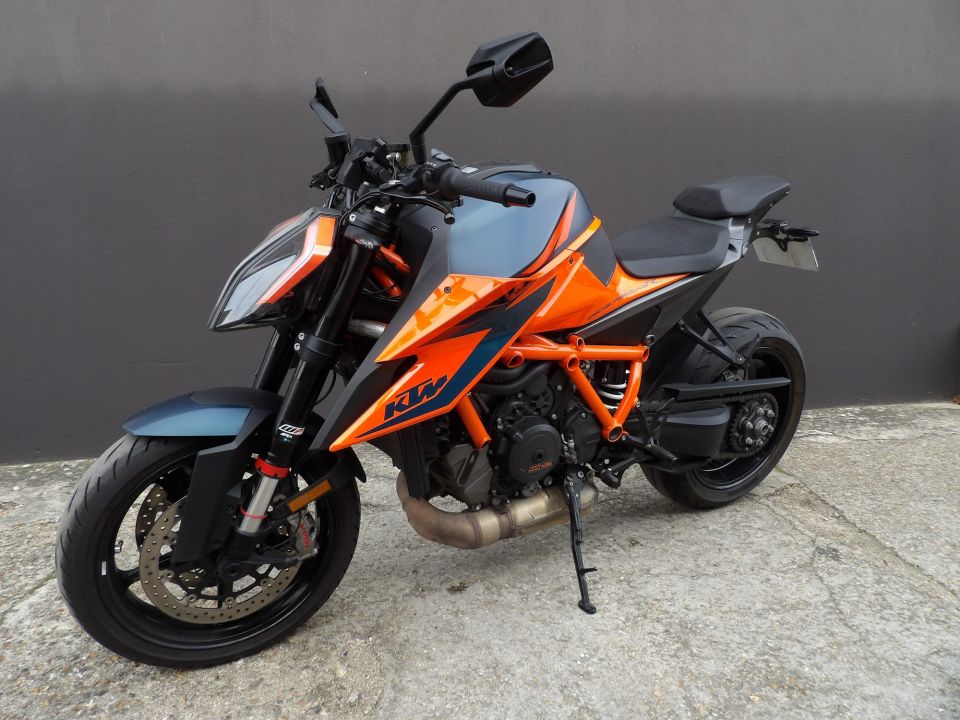 KTM 1290 SUPER DUKE R 6