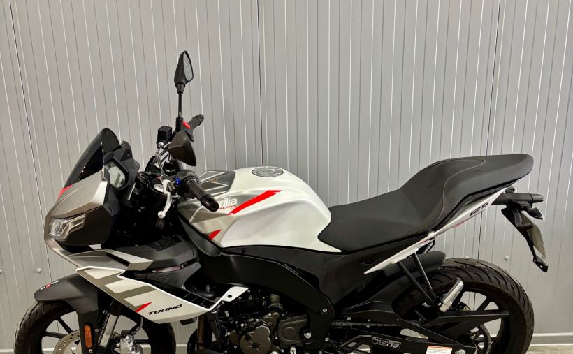 APRILIA TUONO 125 ABS 3