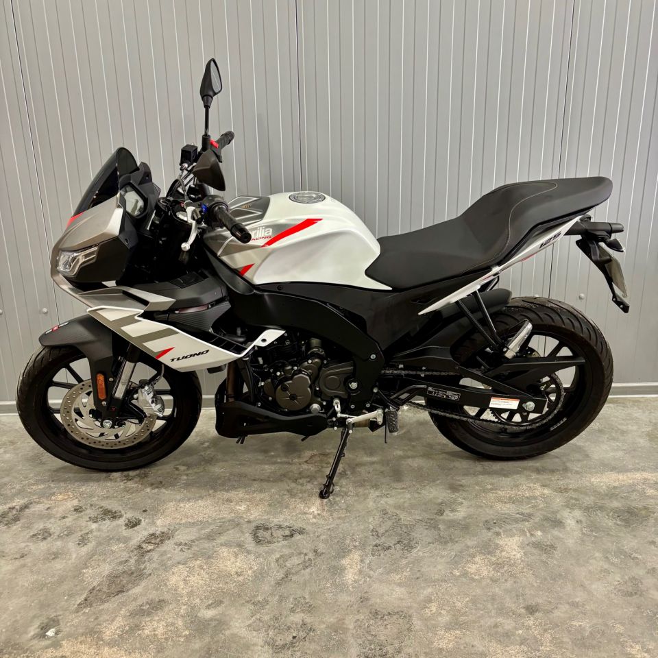 APRILIA TUONO 125 ABS 9
