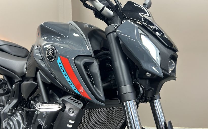 YAMAHA MT-07 (47.5CV) 4
