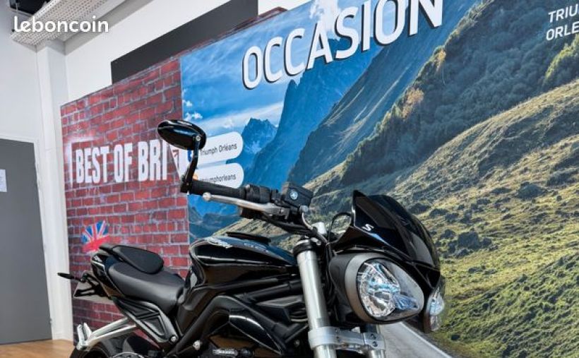 TRIUMPH STREET TRIPLE 660 S 8