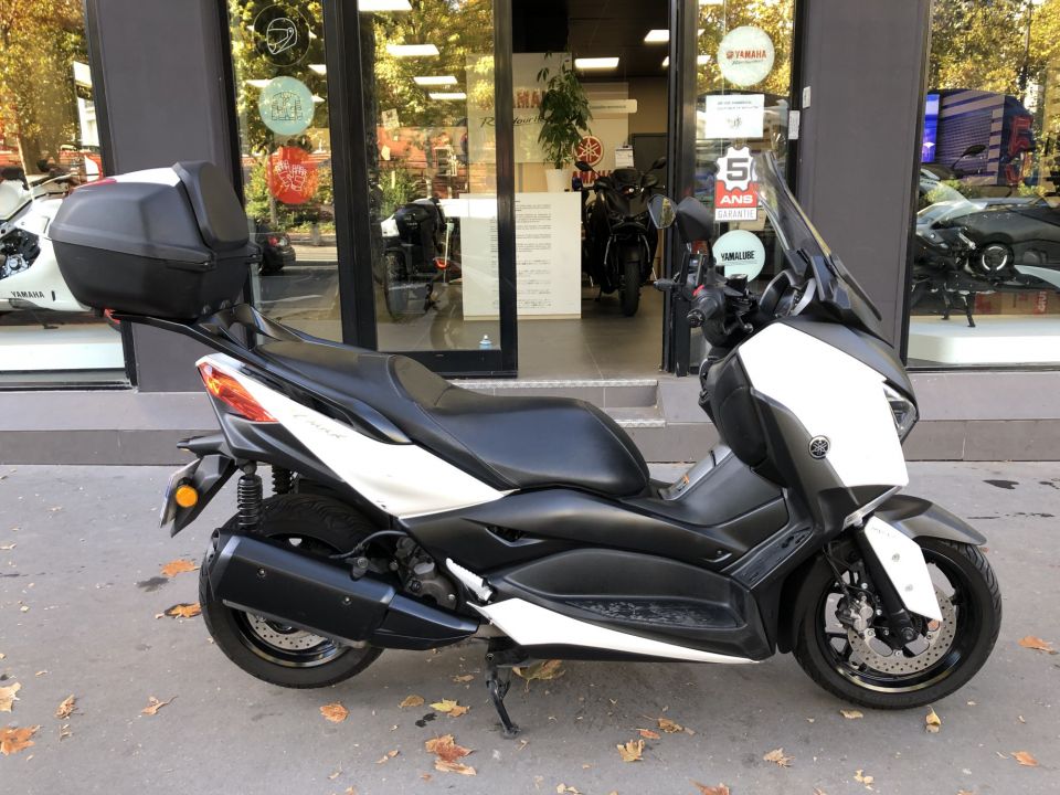 YAMAHA XMAX 300 5