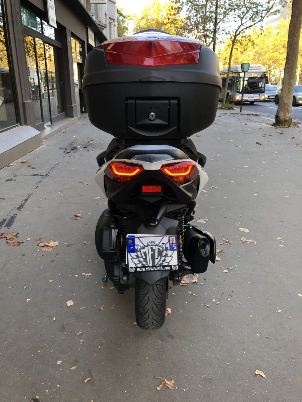 YAMAHA XMAX 300 15