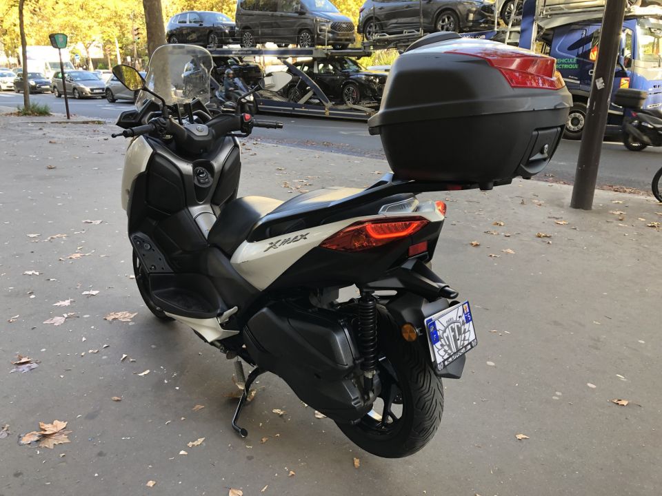 YAMAHA XMAX 300 20