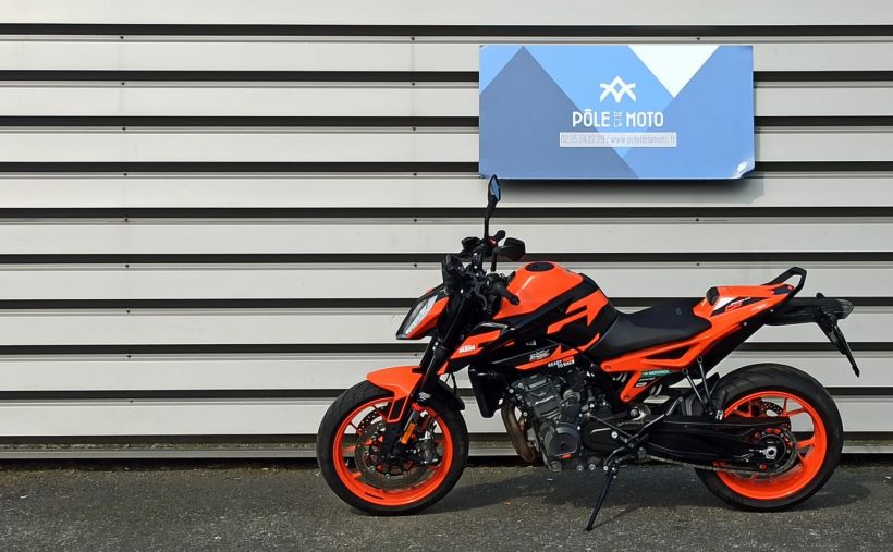 KTM 890 DUKE 8
