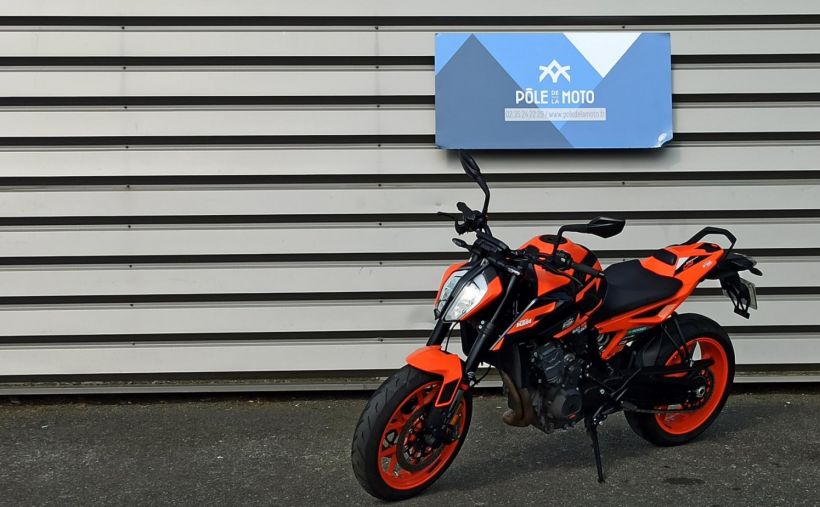 KTM 890 DUKE 9