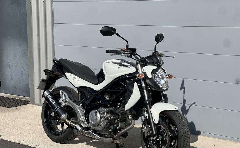 SUZUKI GLADIUS 650 1