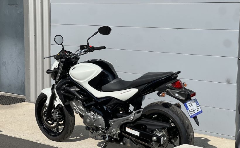 SUZUKI GLADIUS 650 5
