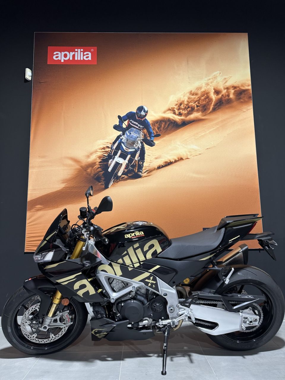 APRILIA TUONO 1100 V4 FACTORY 39