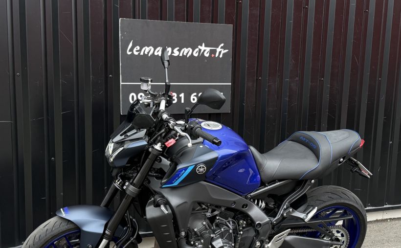 YAMAHA MT-09 10